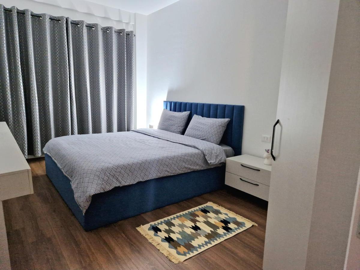 Red & White Palace Apartment Tiranë Eksteriør bilde
